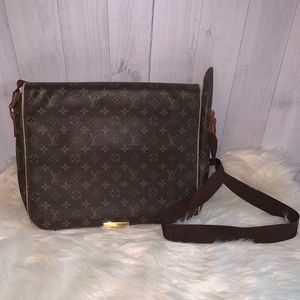 Louis Vuitton abbesses messenger bag